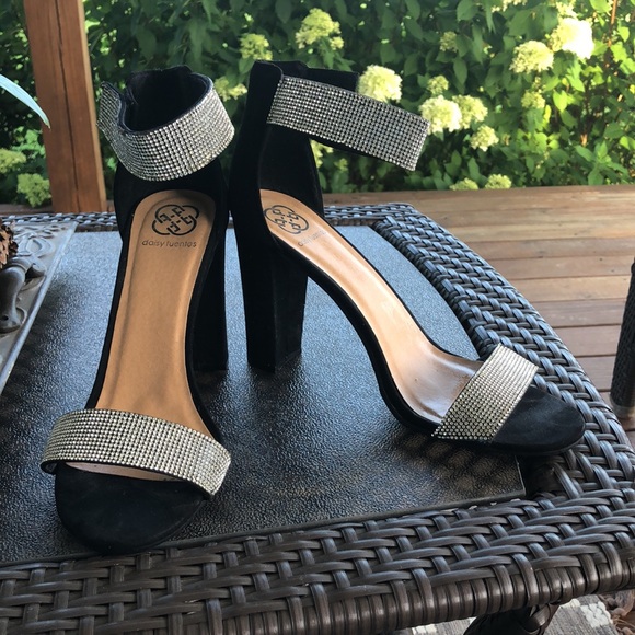 Daisy Fuentes Rhinestone Strappy heels- Size 11 - Picture 2 of 6
